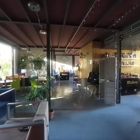 & Cafeteria Via De La Plata *