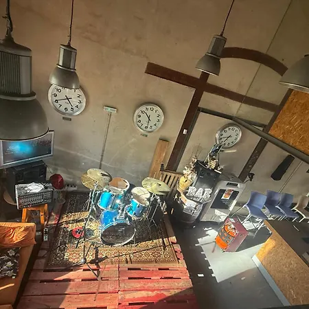 Albergue&cafetería Vía De La Plata Hostal