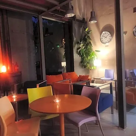 Hostel & Cafeteria Via De La Plata *