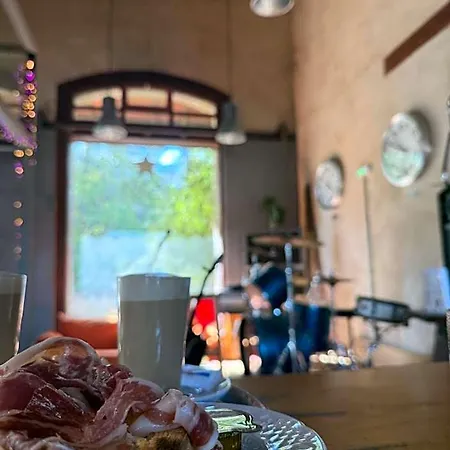 Hostel & Cafeteria Via De La Plata *