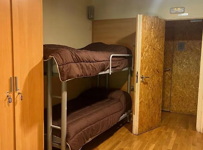 & Cafeteria Via De La Plata Hostel *