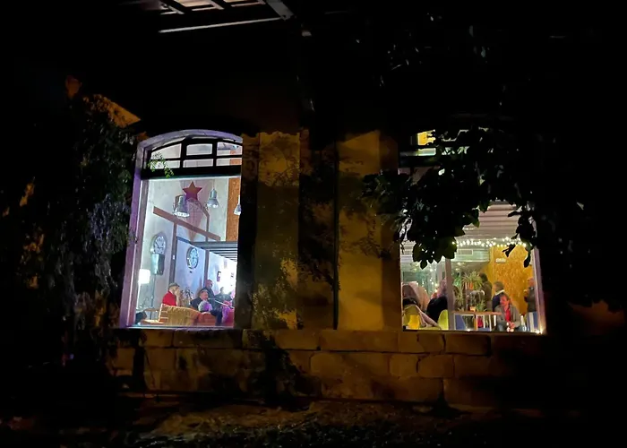 & Cafeteria Via De La Plata Hostel *