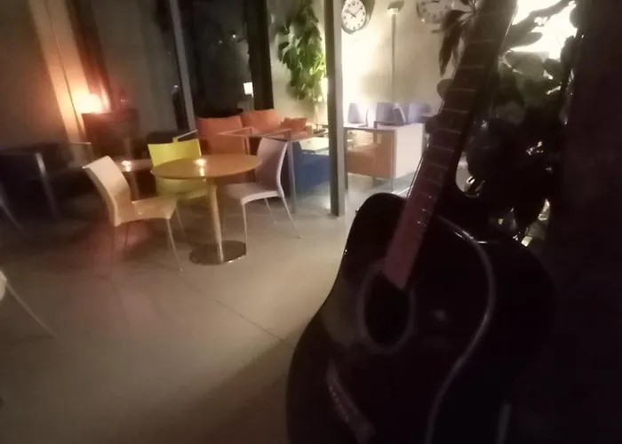 & Cafeteria Via De La Plata *